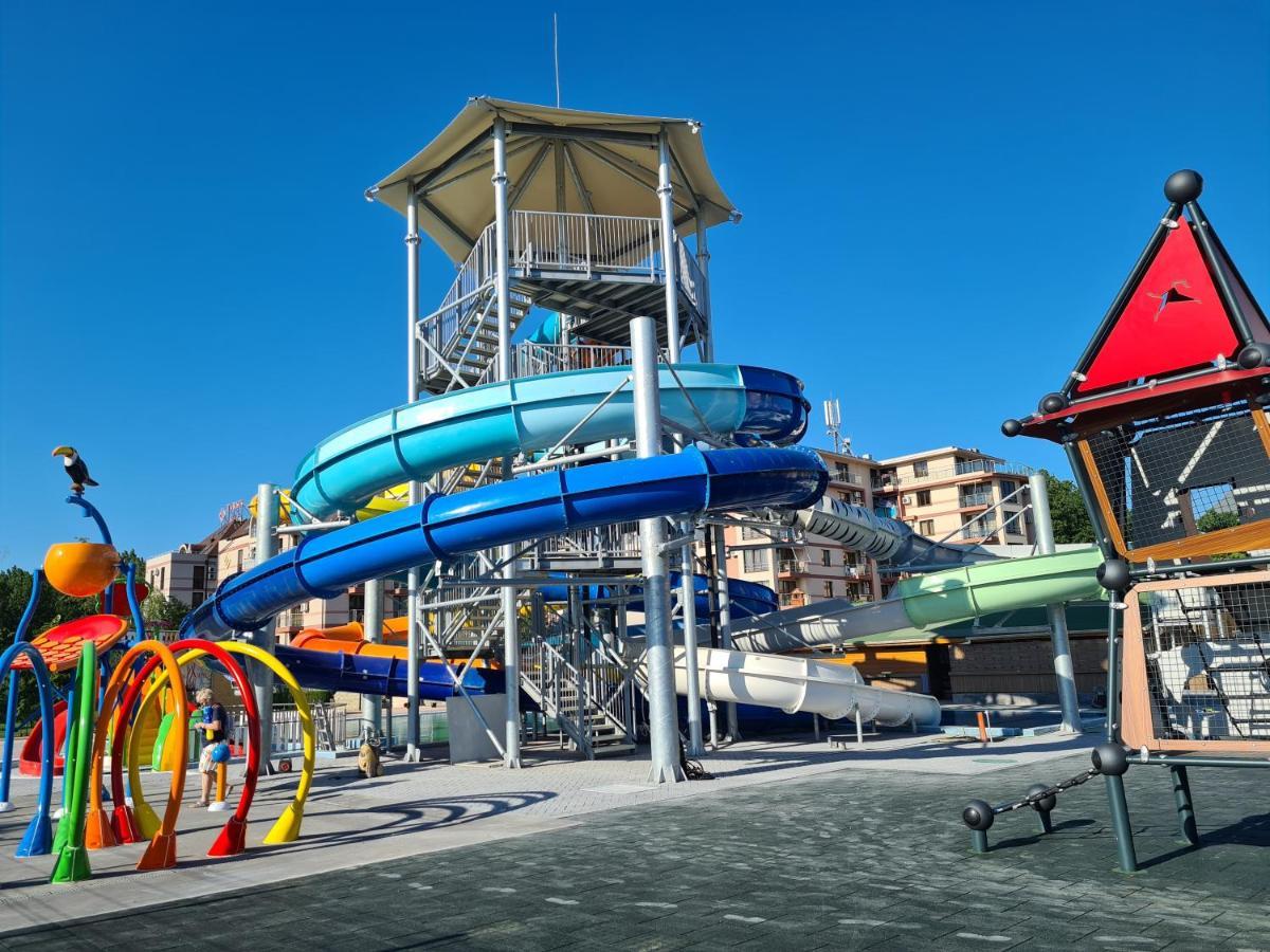 Tarsis Club & Aquapark - All Inclusive Pantai Sunny Bagian luar foto